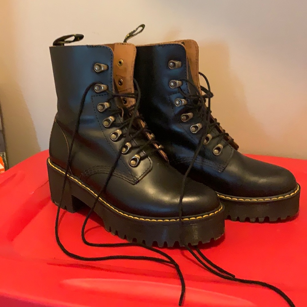 Dr Martens Leona heeled platform boot